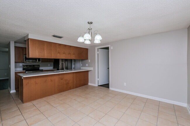 Building Photo - 16023 Eagle River Way