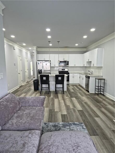 Building Photo - 430 Village Creek Dr SE