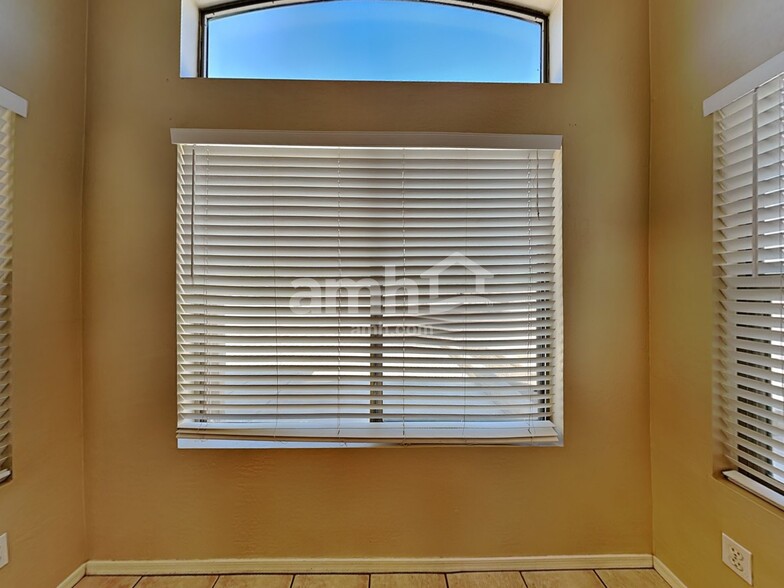 Building Photo - 14228 N 150th Ln