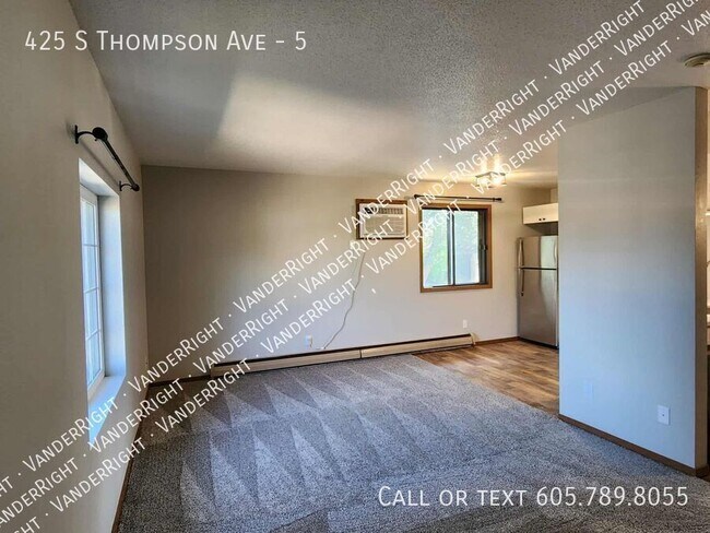 Building Photo - 425 S Thompson Ave