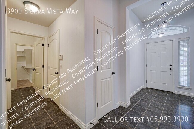 Building Photo - 3900 Sierra Vista Way