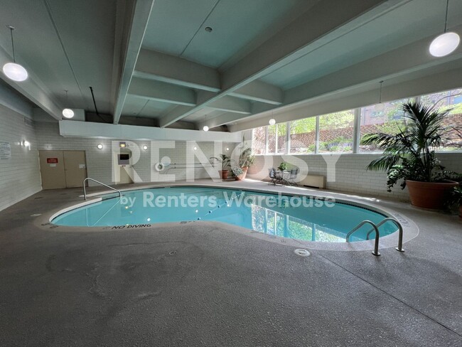 Building Photo - Beautiful 1 Bed 1 Bath in Capitol Hill (Water/sewer and Trash Utilities Included!)