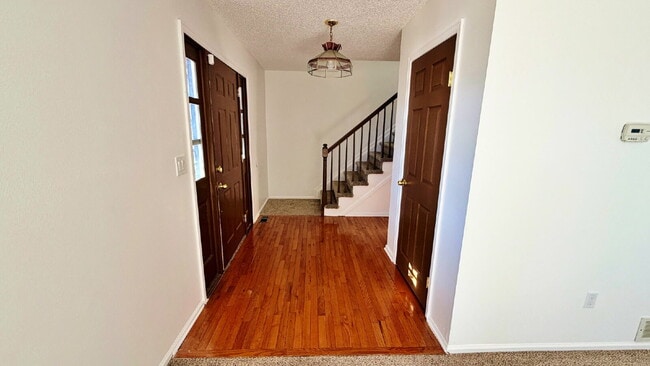 Building Photo - Fantastic 4 Bed 3 Bath 2 Car Garage Home in Aurora Highlands! NEW Carpet! NEW Paint! NEW Bathroom...