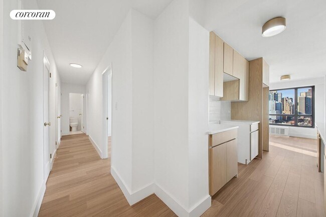 Building Photo - 501 E 87th St