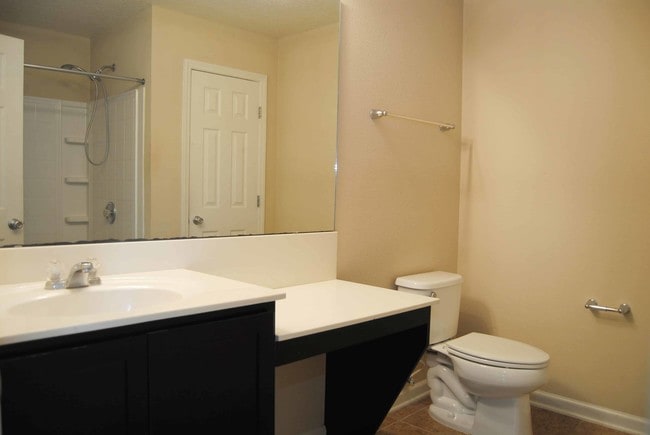 Building Photo - On the Pond in Timber Creek!