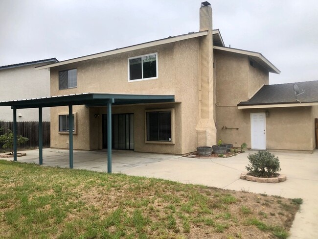 Building Photo - Oxnard | 4 bedroom + 2.5 bathroom Single F...