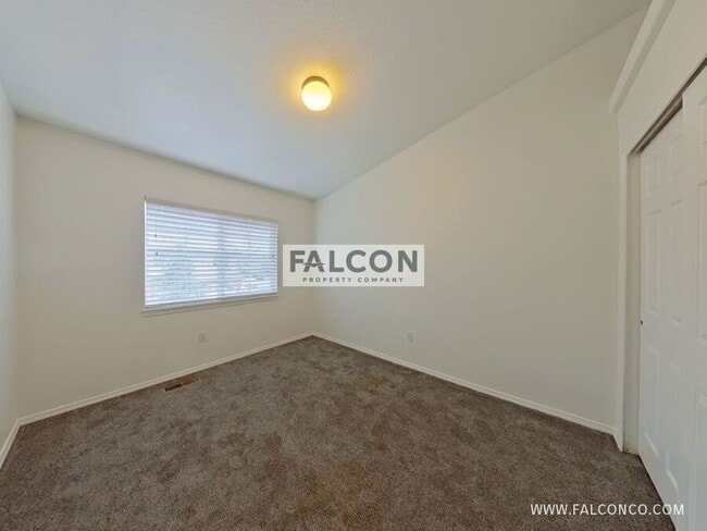 Building Photo - 3851 Josephine Heights