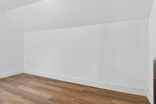 Building Photo - 166 Elliot St