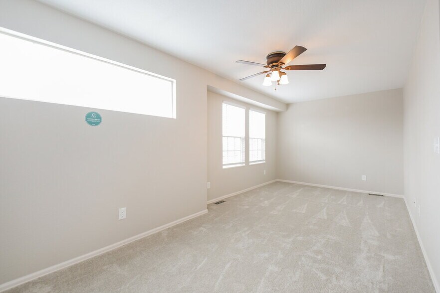 Building Photo - 5165 E 116th Pl