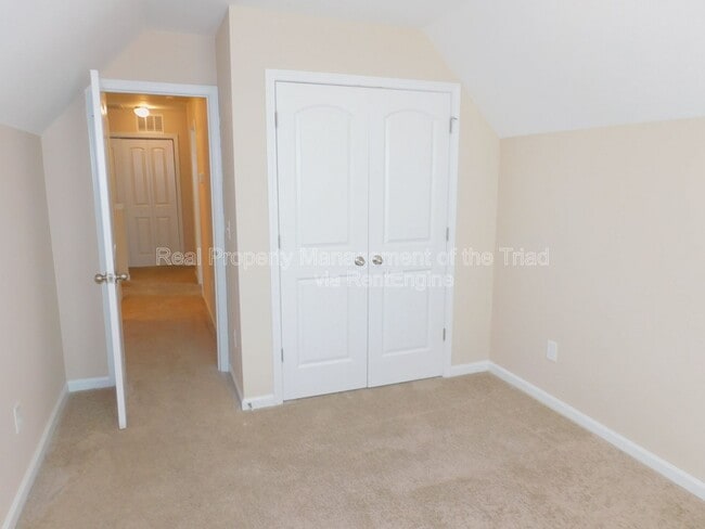 Building Photo - 4621 Chapel Ridge Dr