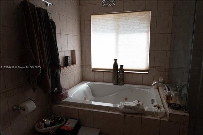 Building Photo - 17992 SW 152nd Ct