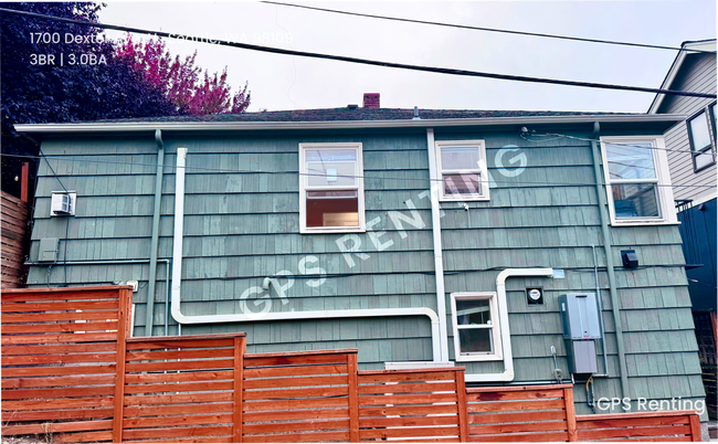 Building Photo - 1700 Dexter Ave N