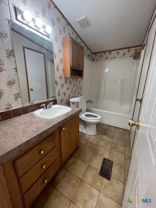 Building Photo - 1201 Island View Dr