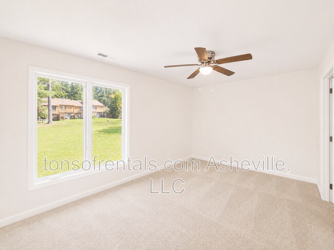 Building Photo - 130 Colony Dr