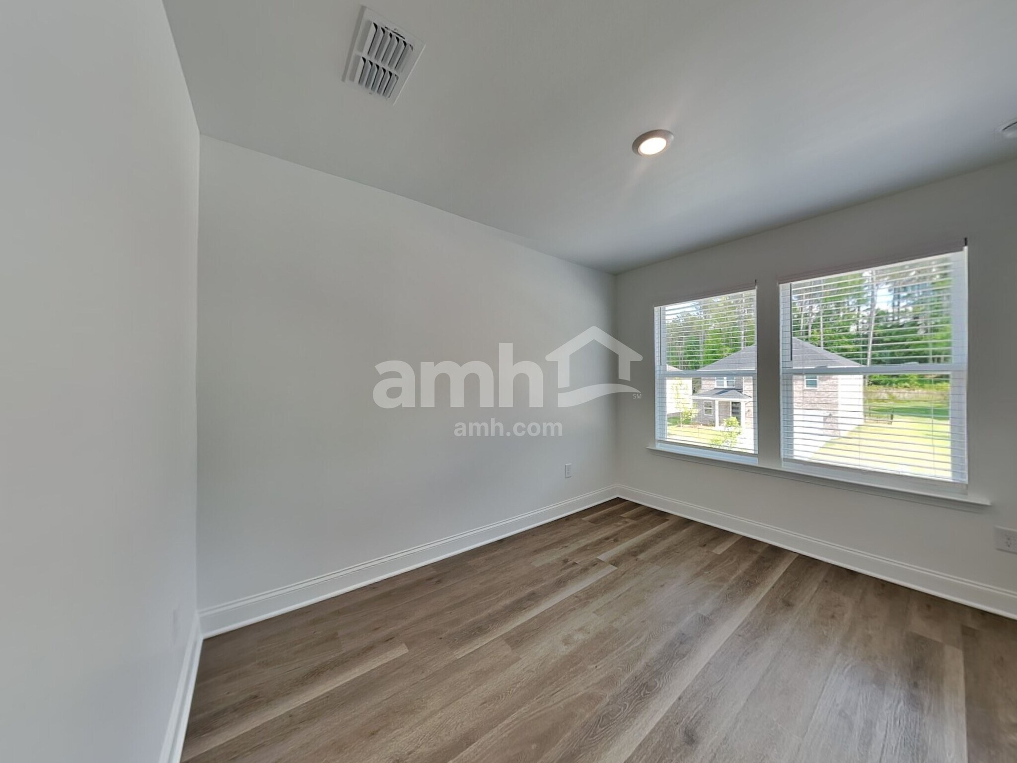 Building Photo - 950 Carnelian Ln