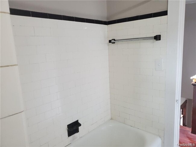 Building Photo - 1 Myrtle Ave