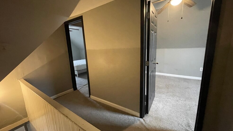 Building Photo - 2311 Grandview Ave