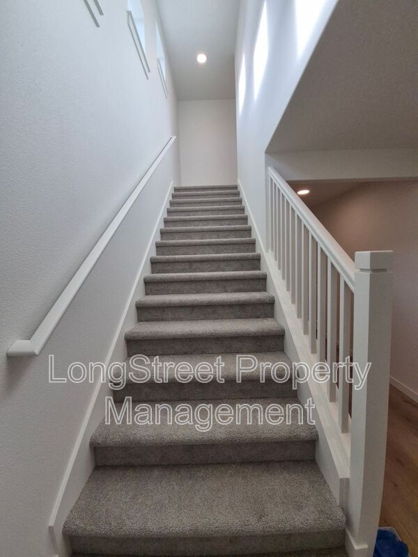 Building Photo - 4694 Finch St