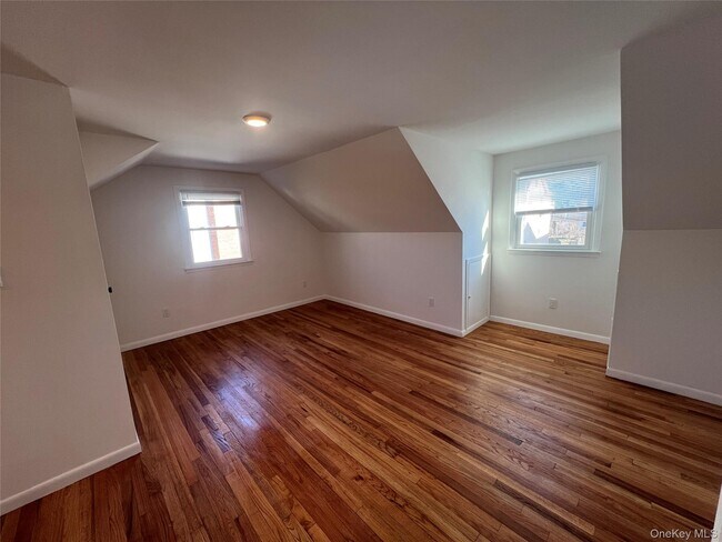 Building Photo - 11 Pulaski Pl