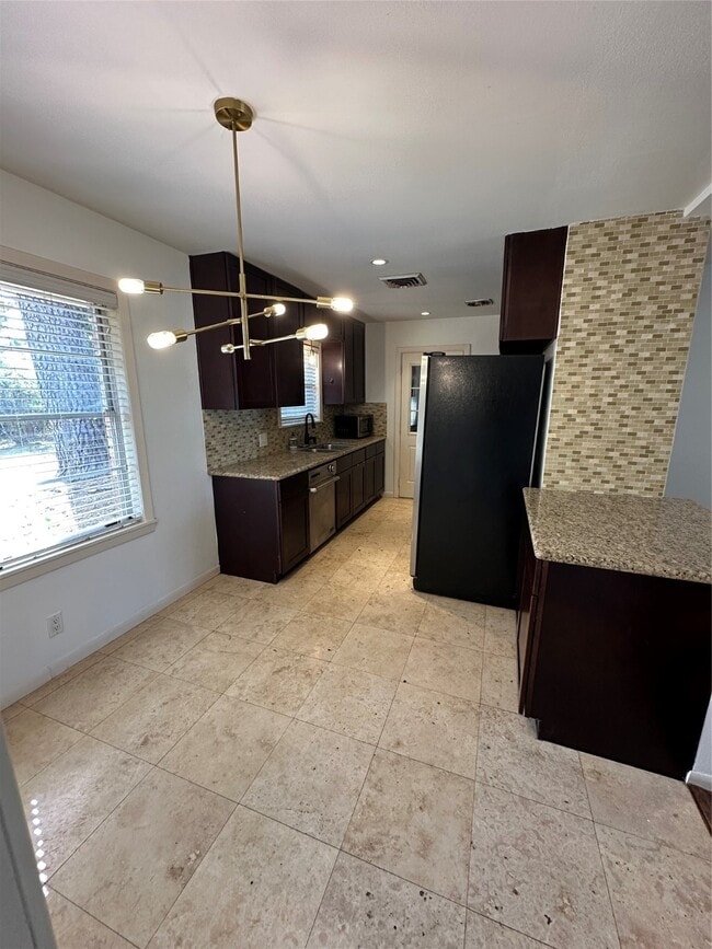 Building Photo - 4913 Nina Lee Ln