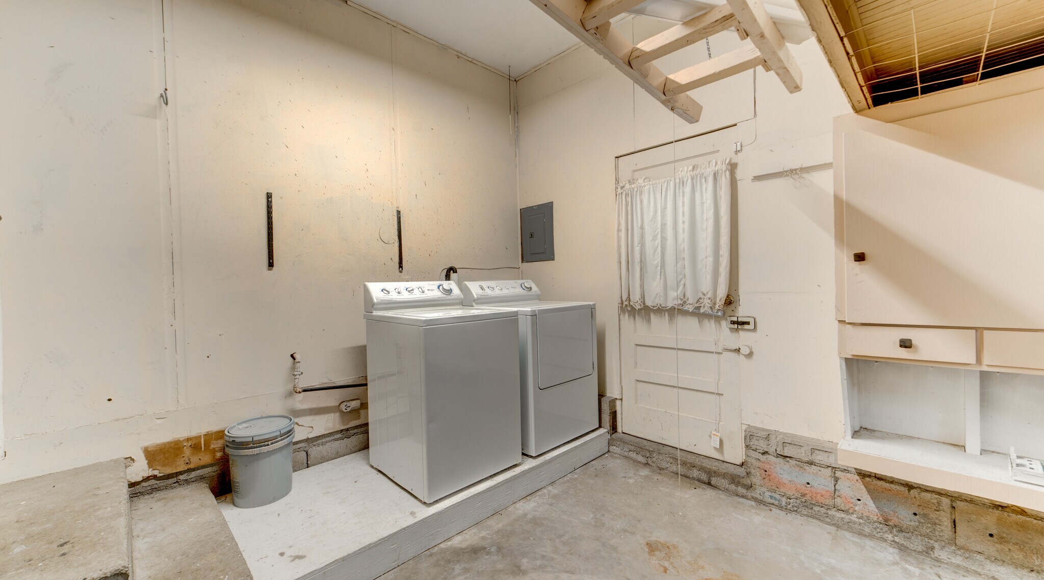 Building Photo - 56 E 52nd St