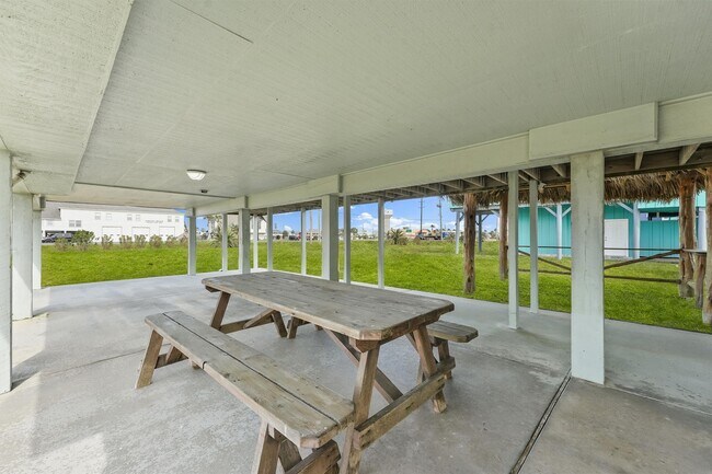 Building Photo - 16634 Jamaica Beach Rd