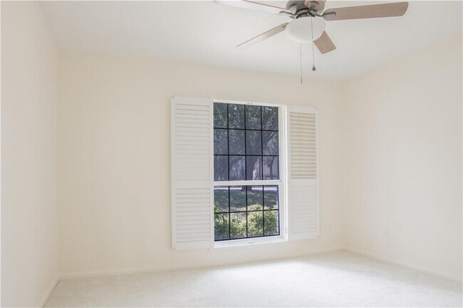 Building Photo - 7764 Yaupon Dr