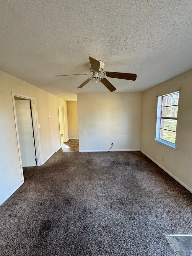 Building Photo - 128 Woodland Ave