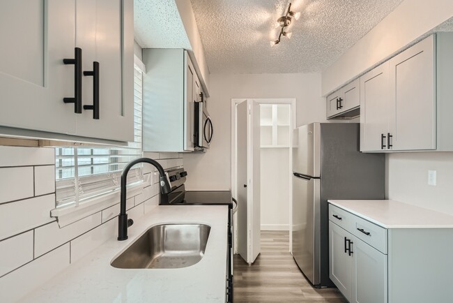 A4 Renovated - 1 Bed 1 Bath - Rise at Highland Meadows