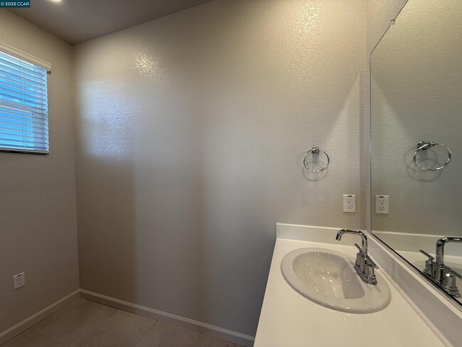Building Photo - 626 Shefford Dr