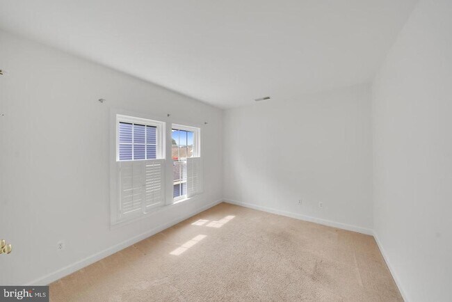 Building Photo - 224 Sundance Ln