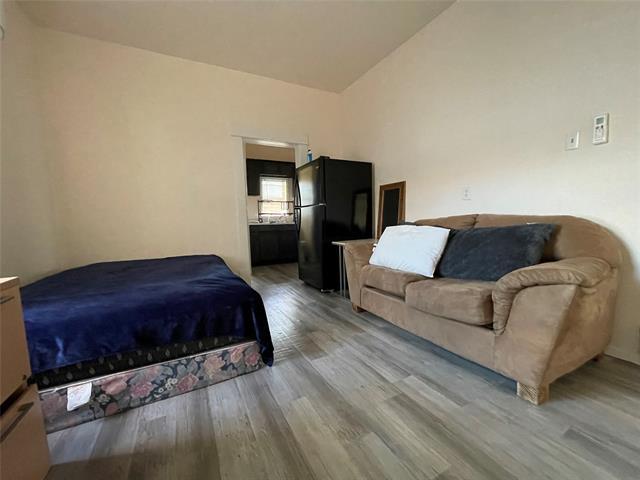 Building Photo - 736 West 7th Street