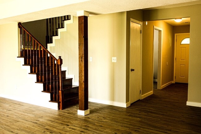 Building Photo - 1422 Stratton Pl Dr