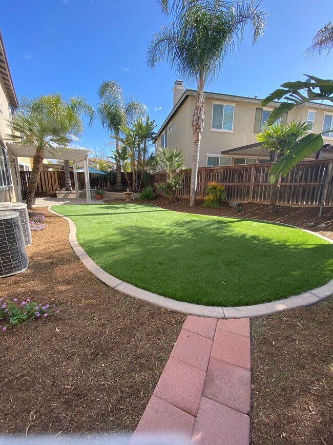 Building Photo - Beautiful 5 Bedroom Home in Murrieta Available!
