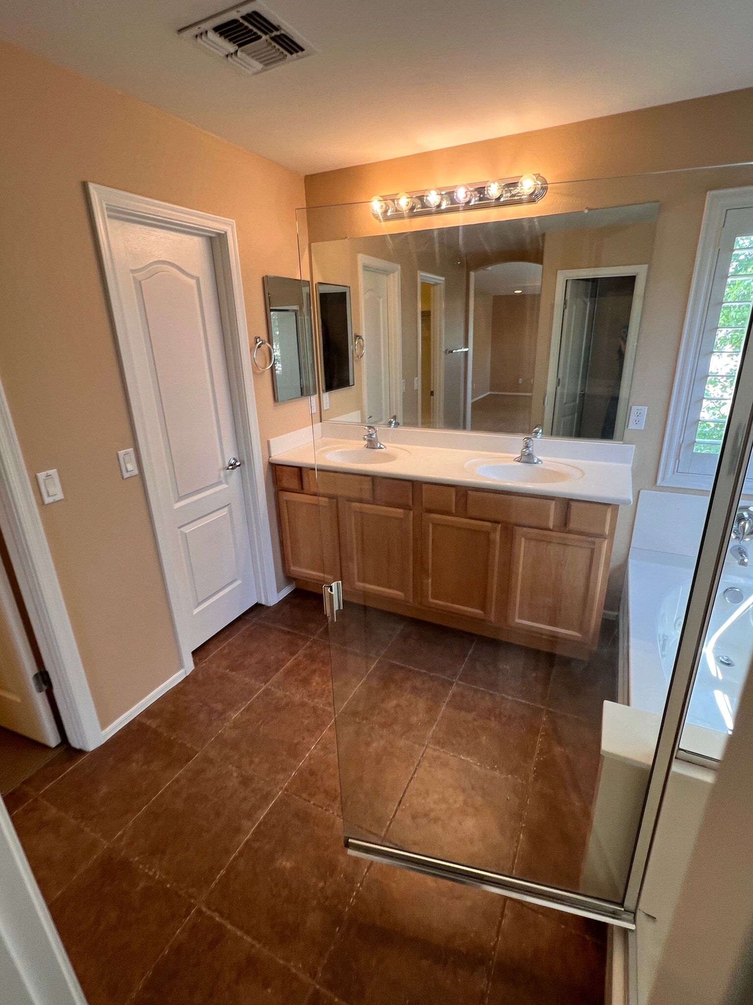 Building Photo - 6631 S Classic Way