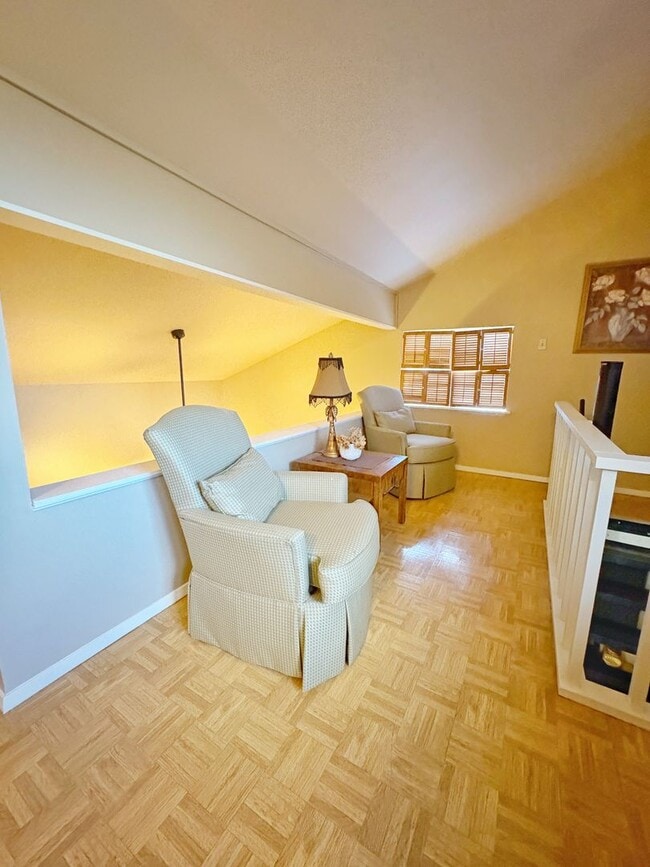 Building Photo - Fully Furnished 2/1
