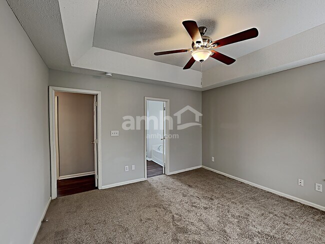 Building Photo - 1020 Ridgefield Circle