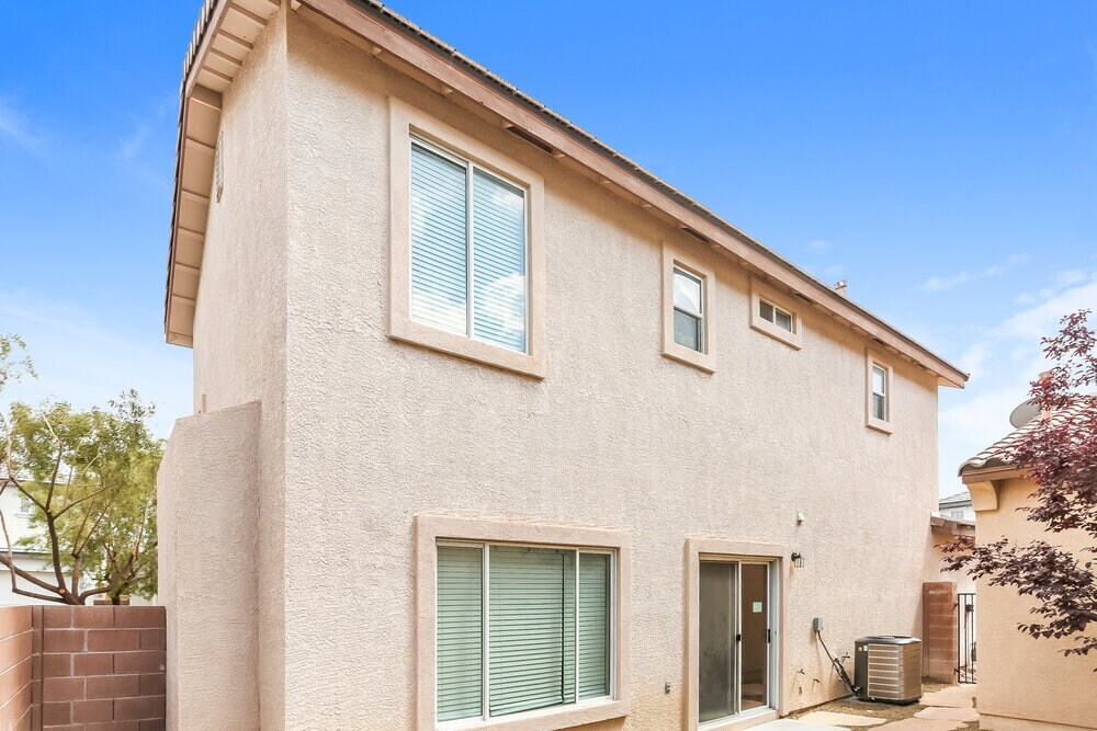 Building Photo - 1230 Maple Pines Ave