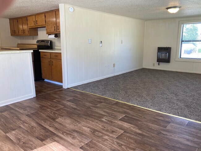 Living/Dining Area - 1131 Union Hill Church Rd