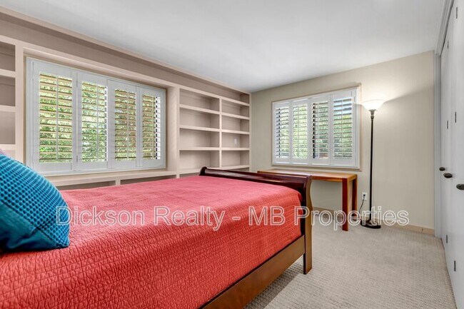Building Photo - 2205 S Arlington Ave