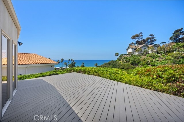 Building Photo - 504 Avenida La Costa