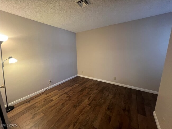 Building Photo - 6976 Mountain Meadow Ln