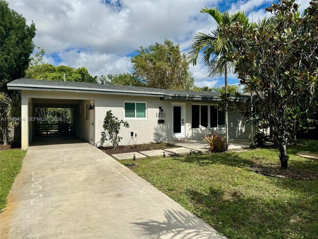 Building Photo - 1351 SW 32nd St