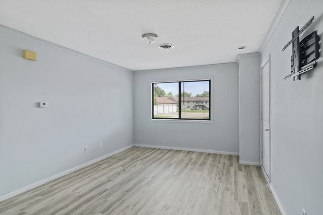 Building Photo - 1202 Dean Dr