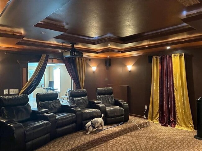 Building Photo - 1880 Manor View