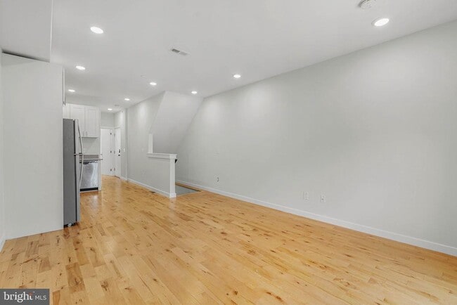 Building Photo - 2153 N Franklin St