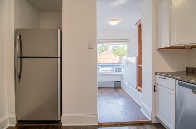 Building Photo - 3024 N Avers Ave