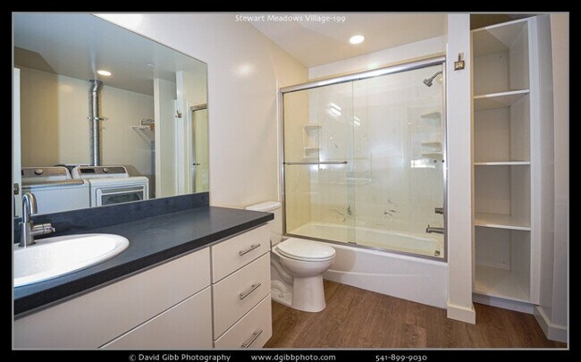 Building Photo - One bed, One bath Luxury Apartment at Stewart Meadows - Available June