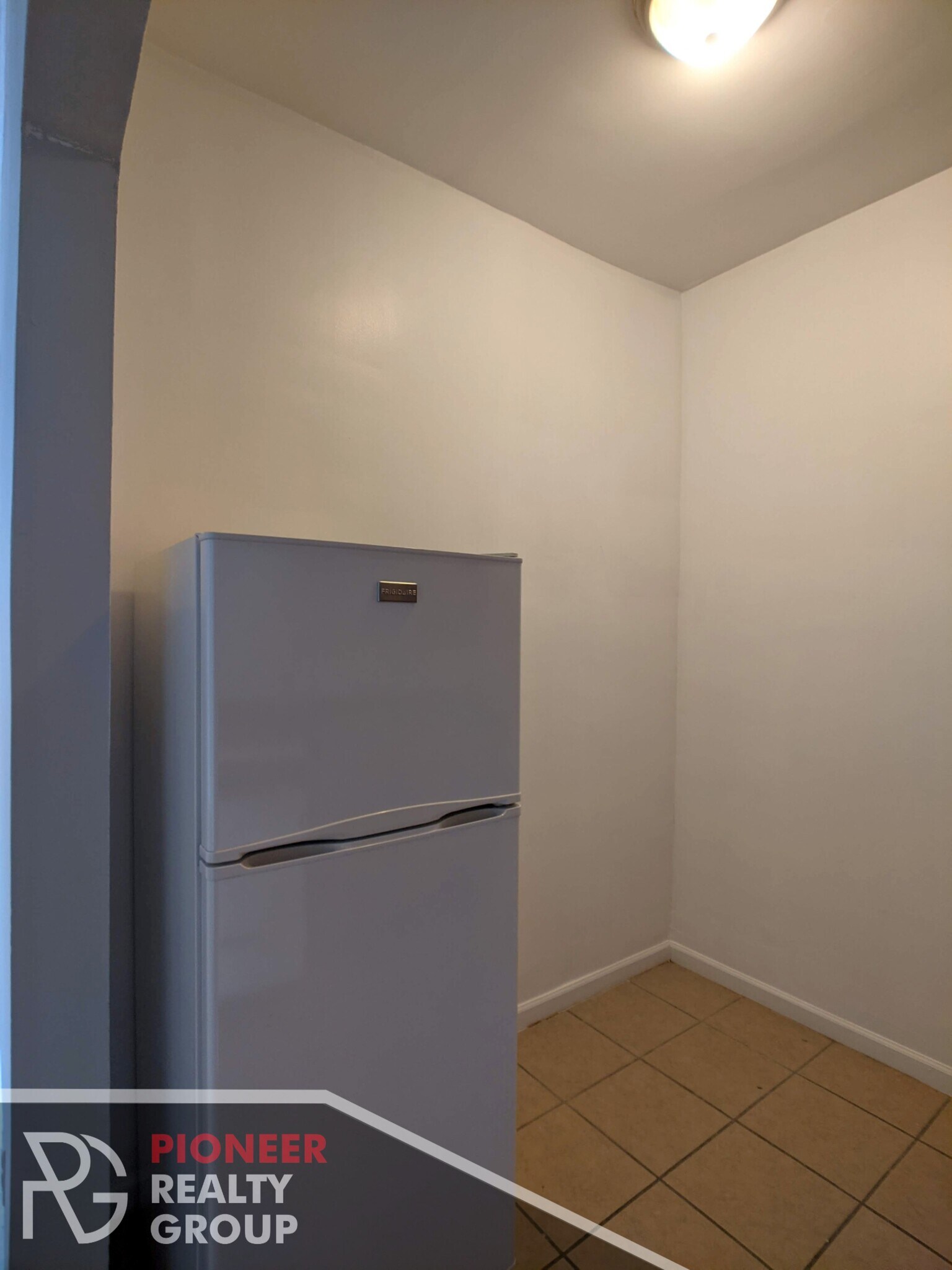 Building Photo - 4857 N Damen Ave