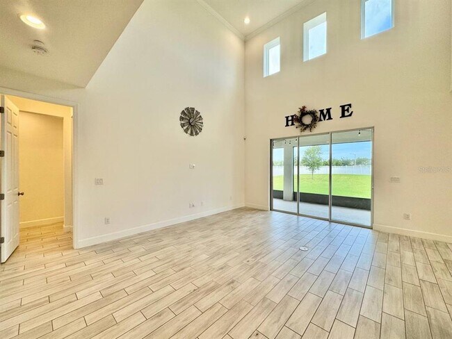 Building Photo - 34159 Astoria Cir